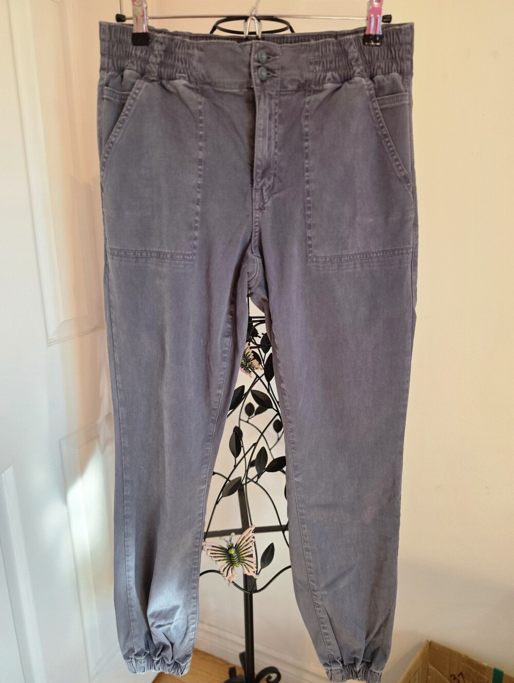 AE Casual Jogger Pantsโ
